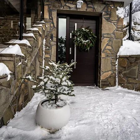 Na Stromym Wzgorzu Z Prywatna Sauna I Balia Z Widokiem Na Gory 800 M Npm * Szczyrk