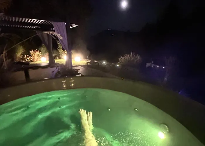 Apartment Na Stromym Wzgorzu Z Prywatna Sauna I Balia Z Widokiem Na Gory 800 M Npm Szczyrk